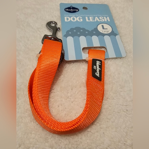 Blueberry Dog Leash Large Bright Orange - Picture 3 of 4